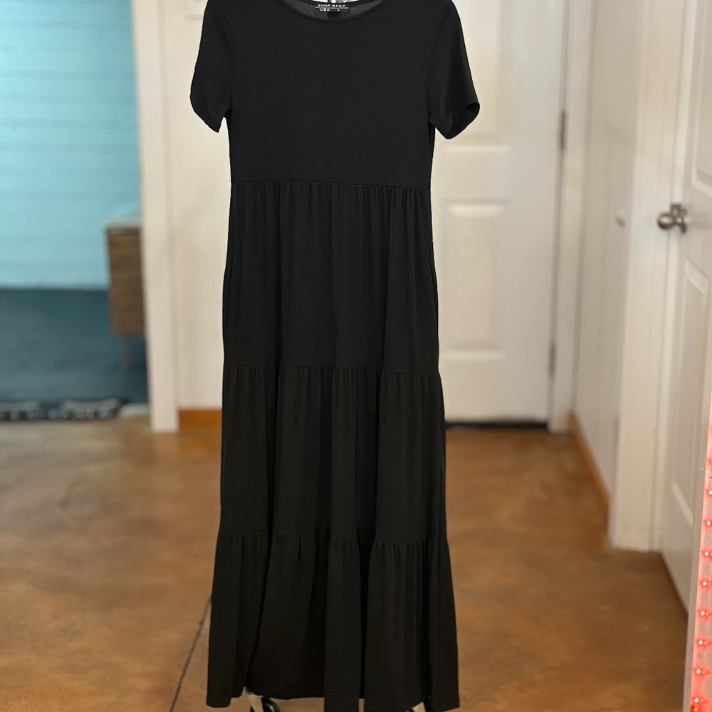Round-neck Solid Maxi Dress